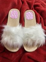 ⁦للنساء شبشب فرو حريمى بشكل مميز وأنيق - وجلد طبي مريح نعل طبى - فلات⁩ - الصورة ⁦4⁩