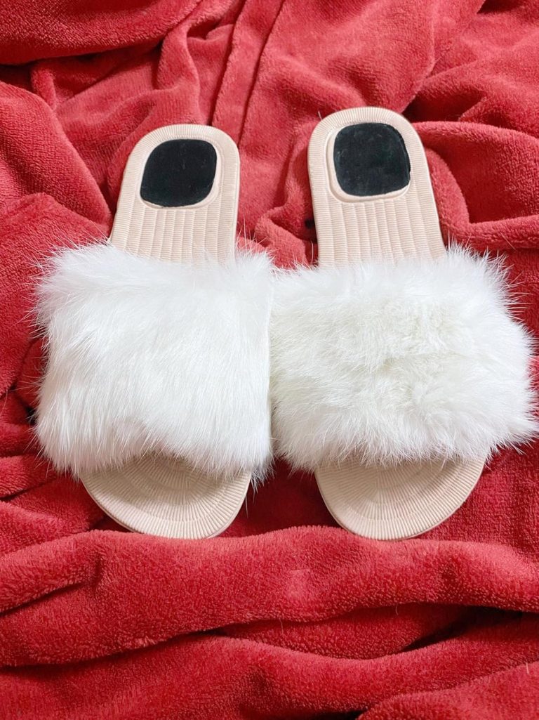 للنساء شبشب فرو حريمى بشكل مميز وأنيق - وجلد طبي مريح نعل طبى - فلات