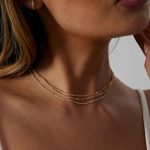 ⁦سلسلة ذهبية انيقة للنساء من فيرومي، سلسلة ثلاثية الطبقات مطلية بطلاء ذهبي 14 قيراط، سلاسل ستالايت ثلاثية بتصميم على شكل مشبك الورق، سلسلة مكونة من وصلات، مجوهرات مناسبة للارتداء اليومي⁩ - الصورة ⁦5⁩