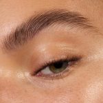 ⁦جل تثبيت حواجب شفاف فيكس ات لايك ايه برو من ايسنس⁩ - الصورة ⁦4⁩