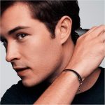 ⁦براون 7 في 1 ماكينة حلاقة الكل واحد 3 MGK3245 تشذيب اللحية للرجال و شعر وماكينة للوجه مع شفرات حادة طويلة الامد و5 مرفقات لون اسود ازرق المملكة المتحدة بقابس ذات دبوسين⁩ - الصورة ⁦4⁩