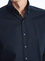 ⁦LC WAIKIKI Men Slim Fit Long Sleeve Oxford Shirt⁩ - الصورة ⁦4⁩