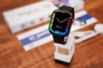 ⁦ساعة ( DT WATCH-X ) دي تي ووتش اكس بتفتح كاميرا التليفون عليها جديدة 2025 سلسلة 10 بألوان مشبعة واضحة - مقاومة للماء- بلوتوث - نظام اللغة العربيه والانجليزيه ولغات اخري -NFC ( اسود )⁩ - الصورة ⁦2⁩