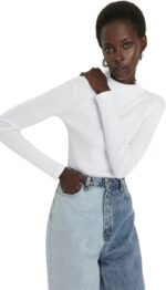 ⁦Trendyol Women's Turtleneck Ribbed Knitted Blouse⁩ - الصورة ⁦3⁩