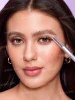 ⁦قلم تحديد الحواجب ريل فلو بثبات يدوم 24 ساعة مع مظهر طبيعي من شيجلام، رمادي غامق⁩ - الصورة ⁦4⁩