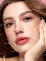 ⁦أحمر شفاه سائل مطفي ناعم مقاوم للماء ومقاوم للبهتان والتلطيخ ويدوم طويلًا من شيجلام - أحمر (بلاي ديت)⁩ - الصورة ⁦4⁩