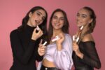 ⁦ملمع شفاه اسنشيالز تيمبتيشن - كوتون كاندي⁩ - الصورة ⁦2⁩