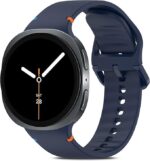 سوار ساعة من السيليكون من Next Store متوافق مع Samsung Galaxy Watch 8 و 8 Classic، حزام بديل ناعم ومتين للرجال والنساء، مريح في الارتداء، مقاوم للعرق وسريع الفك والتركيب.