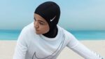 ⁦حجاب رياضي قماش شبكي ناعم يمتص العرق – تغطية كاملة للرأس والعنق مع شريط داخلي يمنع الانزلاق⁩ - الصورة ⁦4⁩