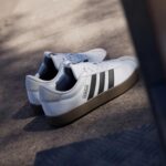 ⁦حذاء رياضي في ال كورت 3.0 للنساء من اديداس⁩ - الصورة ⁦3⁩