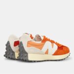 ⁦New Balance mens 327 Sneaker⁩ - الصورة ⁦5⁩