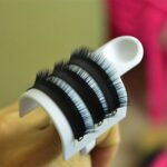 ⁦مجموعة حامل صمغ بالإصبع وحلقة على شكل حرف U لتمديد الرموش الصناعية - مع مقياس فرش وأدوات المكياج⁩ - الصورة ⁦9⁩
