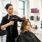 ⁦مجفف شعر احترافي أيوني 2400 وات، تجفيف سريع، ضوضاء منخفضة، سرعتين وإعدادين للحرارة، مكثف قابل للفصل، حماية من الحرارة الزائدة، موديل SK-14021 (أسود وذهبي)⁩ - الصورة ⁦7⁩