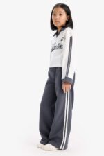 ⁦ديفاكتو طقم محبوك كاجوال بارجل واسعة للبنات (عبوة من قطعة واحدة)⁩ - الصورة ⁦2⁩