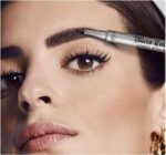 ⁦قلم تحديد الحواجب انبيفابل مايكرو تاتو من لوريال باريس، 108 بني غامق - 2725616935932⁩ - الصورة ⁦3⁩