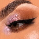 ⁦قلم تحديد العين ديب من ميكاب ريفيليوشين - لون أسود، غير لامع⁩ - الصورة ⁦4⁩