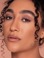 ⁦كريم اساس برو أكثر إشراقا مطفي ومسامي ويدوم طويلا من شيجلام، 30 مل، لون لوزك، لنوع البشرة كل الأنواعة⁩ - الصورة ⁦5⁩