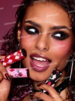 ⁦شيجلام احمر شفاه ثريل سيكر من هارلي كوين - جوثام⁩ - الصورة ⁦2⁩