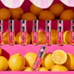 ⁦essence Pink Squeeze Please! hydra kiss lip oil, lip gloss, no. 104, pink, moisturising, vegan, UVA and UVB filter + SPF 25, no preservatives, no parabens, 1 pack (4 ml)⁩ - الصورة ⁦3⁩