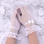 ⁦اكسسوارات دانتيل للزفاف - قفازات دانتيل مصممة بشكل جميل للسيدات، لا غنى عنها لحفلات الزفاف والمناسبات الأنيقة.⁩ - الصورة ⁦4⁩