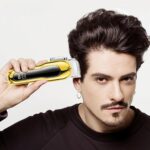 ⁦ماكينة حلاقة وتشذيب الشعر بدون سلك SK-LF-9986 من سوكاني، وقت تشغيل 200 دقيقة، شاشة ال اي دي، شفرات دقيقة من الفولاذ المقاوم للصدأ، 4 أمشاط، مجموعة حلاقة قابلة لإعادة الشحن للرجال⁩ - الصورة ⁦7⁩
