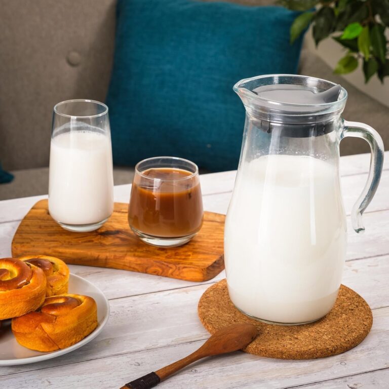 1.5L Glass Water Jug with Lid Elegant Glass Pitcher for Juice, Milk, Cold Brew Coffee & Iced Tea Durable Beverage Carafe for Home & Kitchen