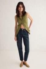 ⁦Trendyol Woman High Waist Mom Jeans TWOSS25JE00136 Jeans⁩ - الصورة ⁦2⁩