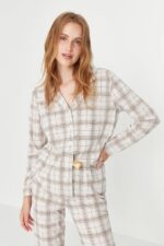 ⁦Trendyol Womens Beige Plaid Knitted Pajamas Set 100% Cotton - THMAW20PT0266 Pajama Set (pack of 1)⁩ - الصورة ⁦4⁩