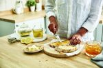 ⁦غلاية كهربائية زجاجية لاسلكية سعة 1.7 لتر بقدرة 2200 وات مع خاصية الإغلاق التلقائي وفلتر شبكي قابل للإزالة من كينوود، Zjp00.000Wh، أبيض⁩ - الصورة ⁦7⁩