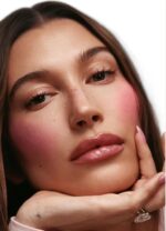 ⁦أحمر شفاه من رود تنت بلمسة لامعة بلون وردي فاتح شورت كيك⁩ - الصورة ⁦2⁩