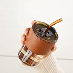 ⁦كوب قهوة من ميكسونيك بمقبض جلدي مع ماصة وكوب ومقبض زجاجة زجاجية شفاطة شرب للبالغين غطاء وشفاطة متعدد الألوان 2⁩ - الصورة ⁦7⁩