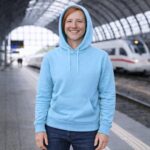 ⁦سويت شيرتات بغطاء للرأس للرجال من اسطنبول موديل، مصنوع من القطن المخلوط مع جيب أمامي⁩ - الصورة ⁦3⁩