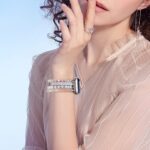⁦MOFREE Beaded Bracelet Compatible for Apple Watch Band 42mm/44mm/45mm Series 7/SE/6/5/4/3/2/1 Women Fashion Handmade Elastic Stretch Strap for iWatch Bands Replacement (Iridescence)⁩ - الصورة ⁦4⁩