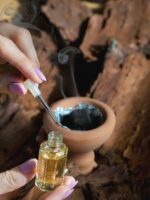 ⁦زيت عطر عود الليل المميز⁩ - الصورة ⁦2⁩