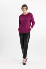 ⁦DeFacto womens Relax Fit Long Sleeve Crew Neck Basic Sweater Pullover Sweater (pack of 1)⁩ - الصورة ⁦2⁩