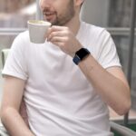 ⁦سوار ساعة رياضي بديل للنساء والرجال من سيميكا، سوار من سيليكون ناعم لساعة آبل اي ووتش SE وسلسلة 10 و9 و8 و7 و6 و5 و4 و3 و2 و1 مقاس 38 و40 و41 و42 و44 و45 و46 و49 ملم⁩ - الصورة ⁦3⁩