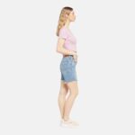 ⁦Levi's Womens 501 Original High-Rise Mid-Thigh Jean Shorts Casual Shorts (pack of 1)⁩ - الصورة ⁦2⁩