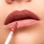 ⁦أحمر شفاه مات باشن فلويد سائل وكريمي من أجل لون مطفي - 1 × 3 مل⁩ - الصورة ⁦8⁩