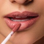 ⁦أحمر شفاه مات باشن فلويد سائل وكريمي من أجل لون مطفي - 1 × 3 مل⁩ - الصورة ⁦5⁩