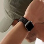 ⁦سوار ساعة رياضي من سيليكون مزود بمسامات للتهوية سهل الاستبدال وخفيف الوزن ومريح متوافق مع ساعة آبل من جميع السلاسل والترا والموديلات المشابهة 42 و44 و45 و49 ملم⁩ - الصورة ⁦7⁩