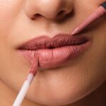 ⁦أحمر شفاه مات باشن فلويد سائل وكريمي من أجل لون مطفي - 1 × 3 مل⁩ - الصورة ⁦6⁩