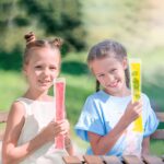 ⁦اكياس ايس بوب مستوردة خالية من البيسفينول ايه - انابيب فريزر للاستعمال مرة واحدة مع اغلاق بسحاب لتحضير الوجبات الخفيفة الصحية وعصي الزبادي والعصير وعصائر الفاكهة والحلوى المثلجة في المنزل او اثناء⁩ - الصورة ⁦4⁩