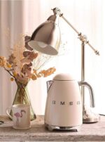 ⁦غلاية كهربائية سعة 1.7 لتر بقوة 2400W موديل KLF03CREU من سميج، لون كريمي⁩ - الصورة ⁦4⁩