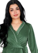 ⁦روب نوم حريمي قصير مخمل بأكمام طويلة ودانتيل، كمينو حريمي سادة من دعدوش⁩ - الصورة ⁦2⁩