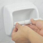 ⁦عبوة من 3 قطع من حامل ورق التواليت الاسطوانة البلاستيكية المحملة بنابض حامل مناديل المرحاض، مناسب لمواصفات متعددة⁩ - الصورة ⁦3⁩