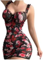 لانجري بيبي دول نسائي قصير من التل المشجر بنقشة الورود – بحمالات كشكش – قميص نوم حريمي جذاب – مقاس موحد One Size يناسب 60-80 كجم