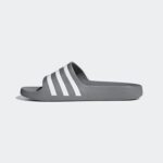 adidas unisex-adult ADILETTE AQUA Swimming slides - الصورة 3