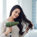 ⁦مجفف شعر أيوني 2000 وات SK-14006 مع موزع وفوهة لتجفيف سريع والحصول على هواء بارد وساخن، 2 سرعة و2 إعداد للحرارة ومكثف وحلقة تعليق⁩ - الصورة ⁦7⁩