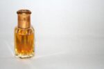 ⁦تولة عطر خام مركز من النجوم كريزي لايف- 12 مل، للجنسين⁩ - الصورة ⁦2⁩
