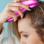 ⁦فرشاة فك تشابك الشعر ام تي، فرشاة فك تشابك الشعر المبلل، فرشاة فك تشابك احترافية غير مؤلمة للنساء والرجال والأطفال، طقم قيم مكون من 3 قطع (متعددة الألوان - عبوة واحدة تحتوي على 3 قطع)⁩ - الصورة ⁦6⁩